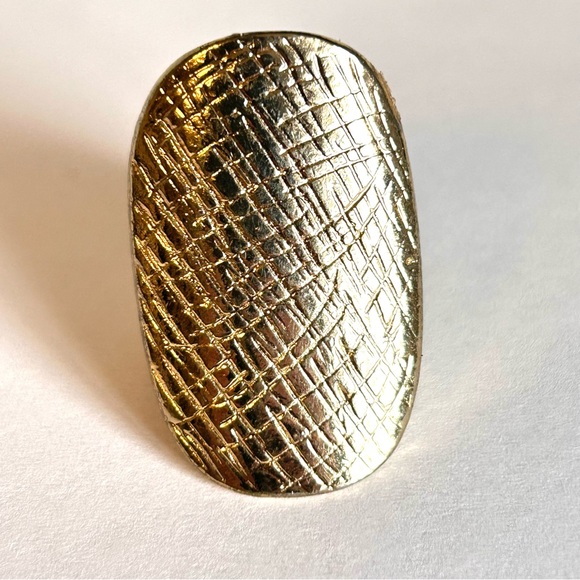 Chunky Gold Textured Women's Ring Size 6 - Picture 2 of 10